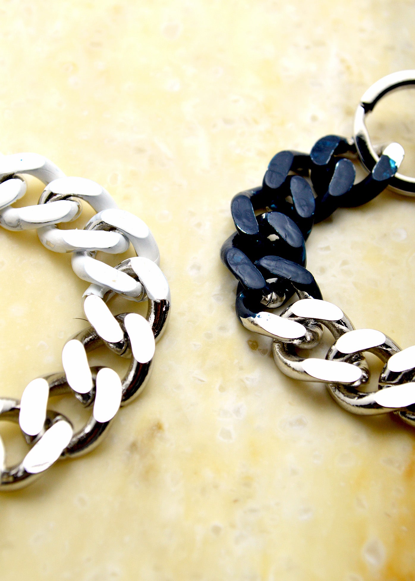 Signature Double Karabina Keychain with Penki